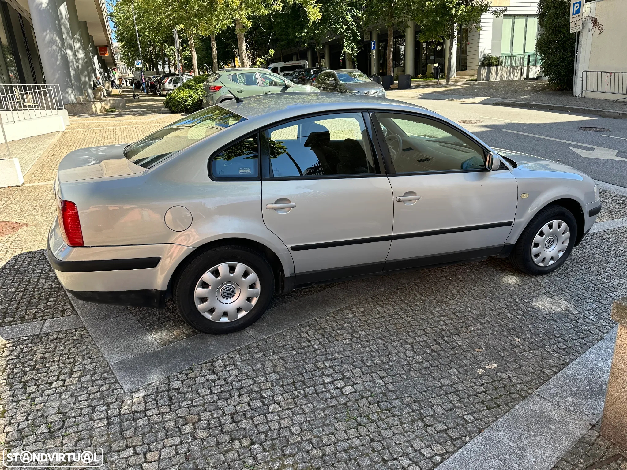 VW Passat 1.9 TDi Confortline Top - 9