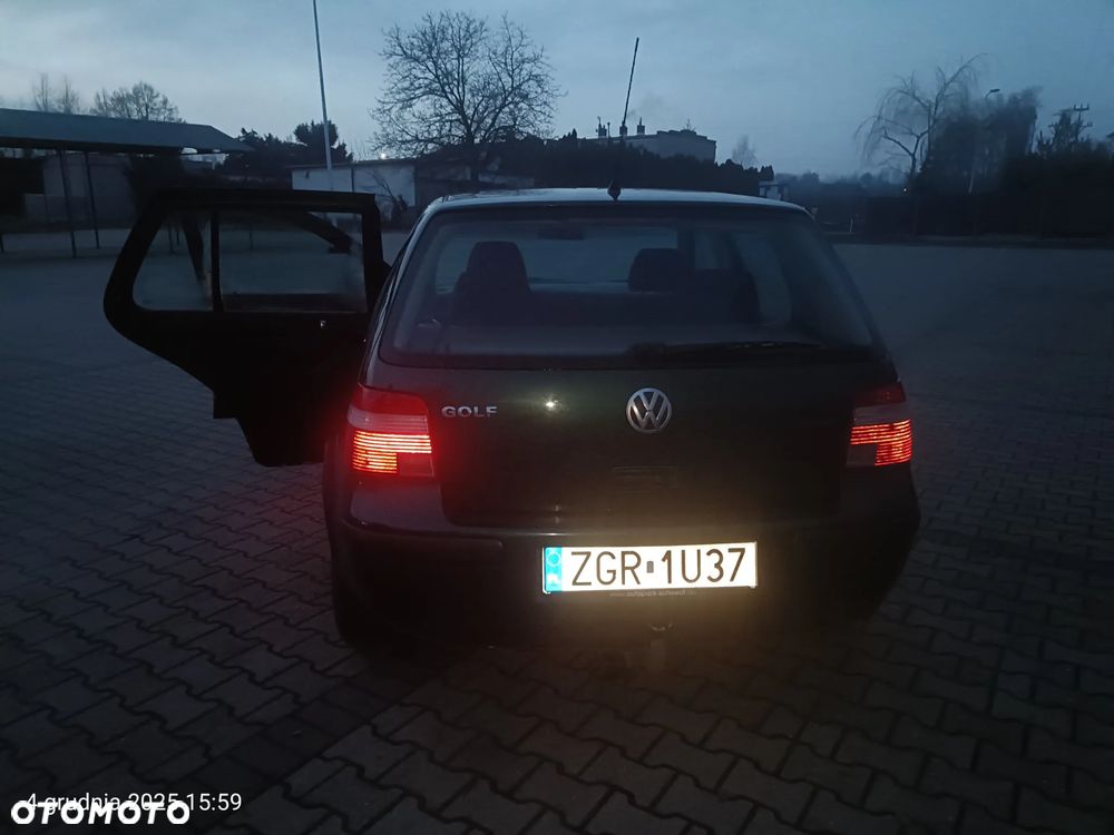 Volkswagen Golf - 5
