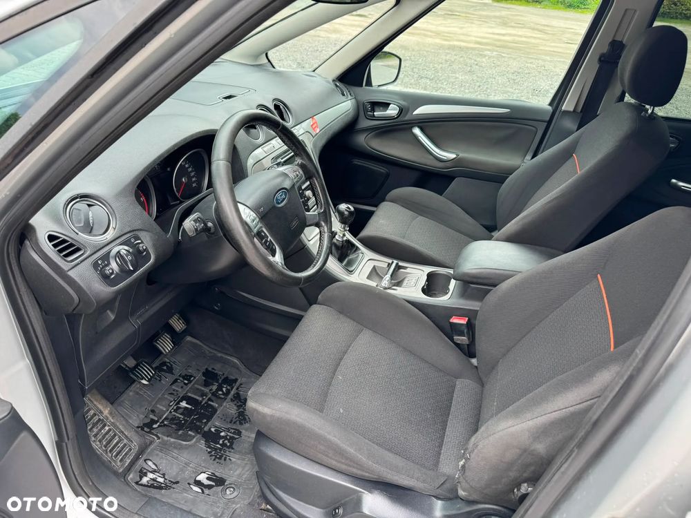 Ford S-Max - 8