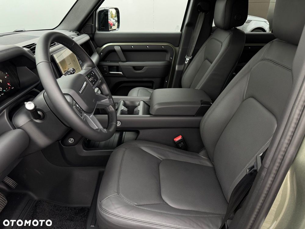 Land Rover Defender - 7