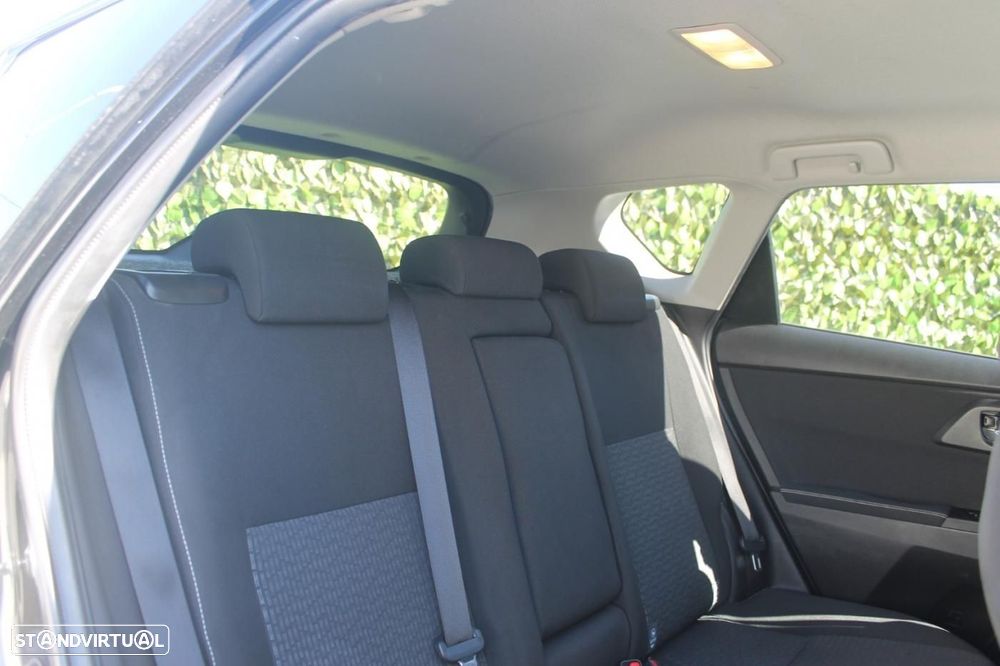 Toyota Auris 1.4 D-4D Exclusive - 13