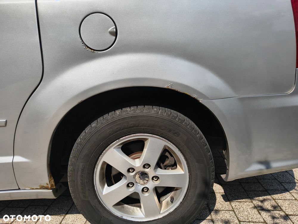 Dodge Grand Caravan - 17