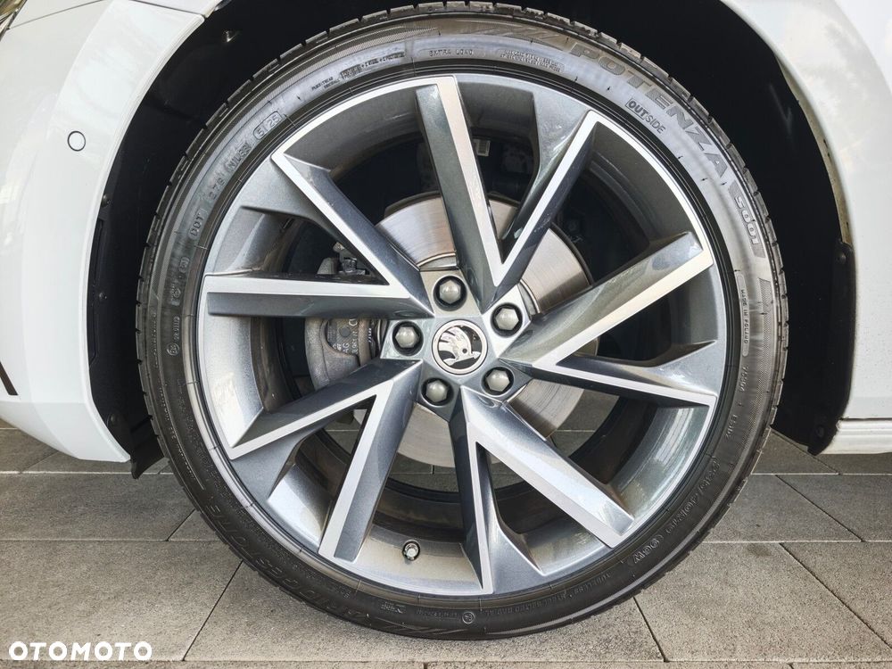 Skoda Superb 2.0 TDI SCR 4x4 Sportline DSG - 8