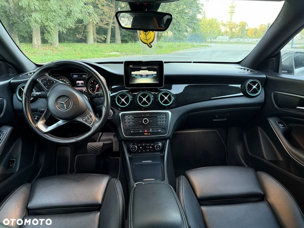 Mercedes-Benz CLA 250 7G-DCT AMG Line - 10