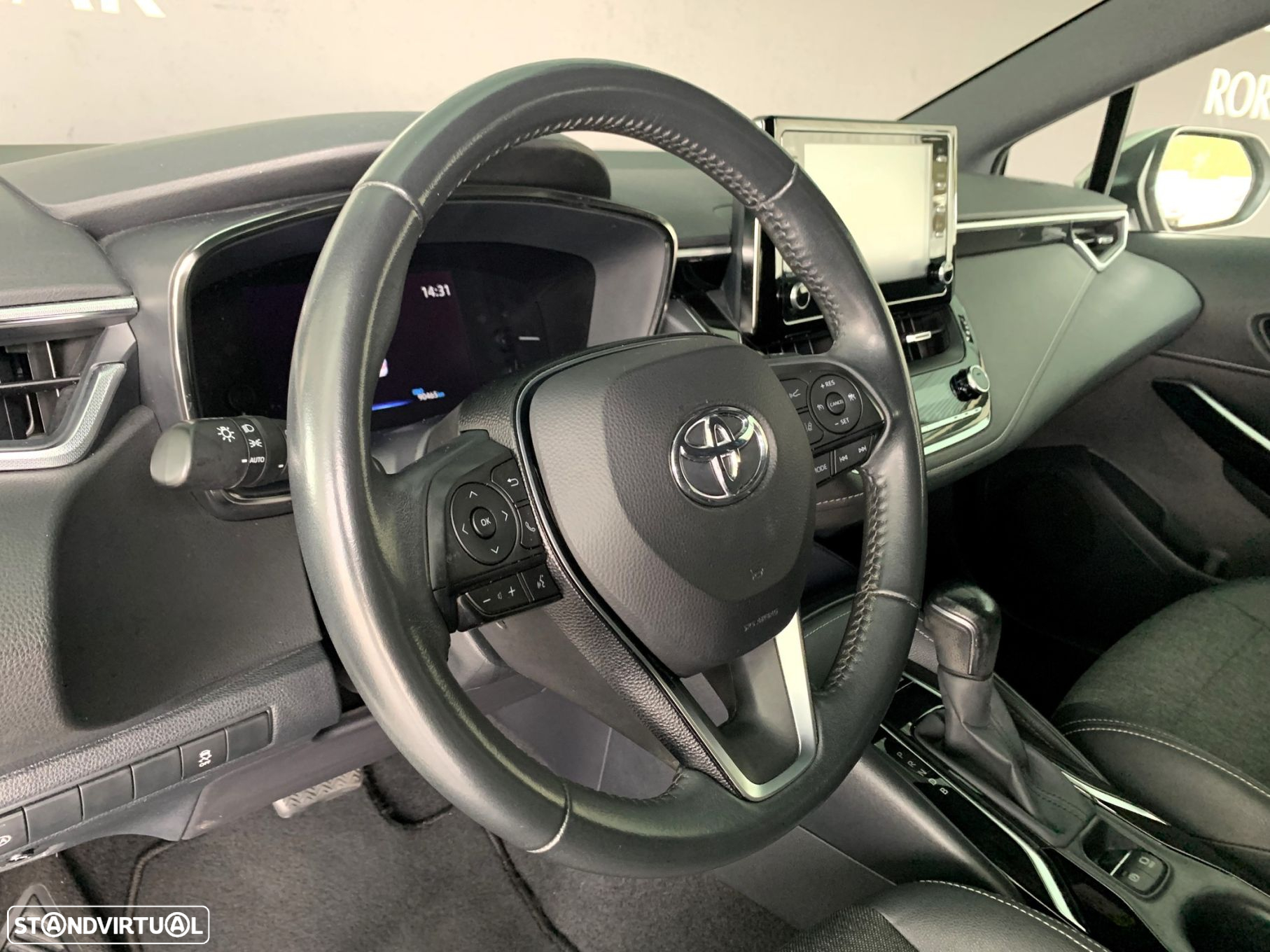 Toyota Corolla Touring Sports 1.8 Hybrid Comfort+P.Sport - 14