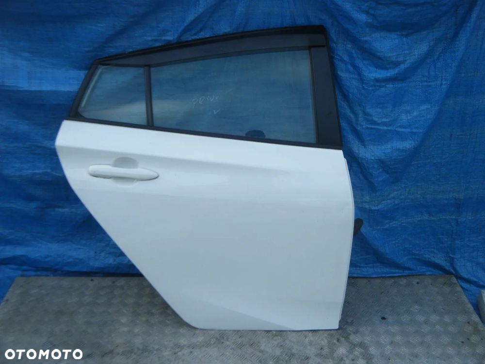 TOYOTA PRIUS IV 2015-2023 DRZWI PRAWY TYŁ TYLNE PRAWE =RADOM