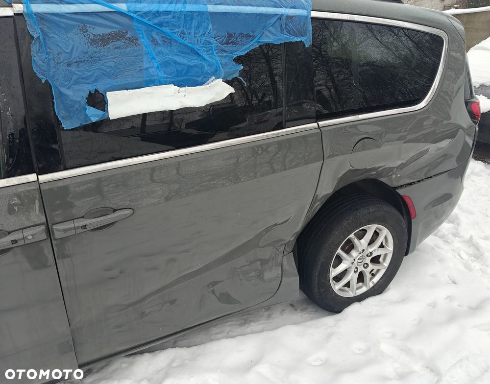 Chrysler Pacifica - 9