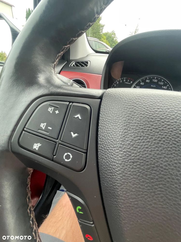 Hyundai i10 1.2 Fifa World Cup Edition - 21