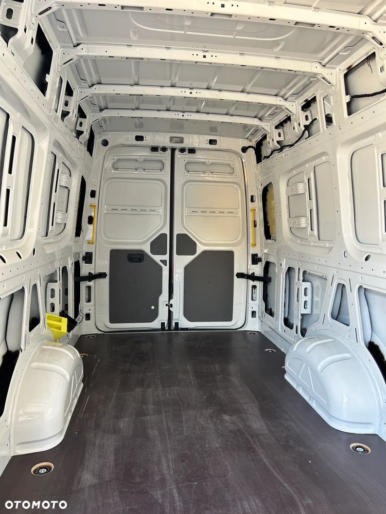 Volkswagen CRAFTER L5H2 NAJDŁUŻSZY LONG / POLIFT VIRTUAL / GWARANCJA + PAKIET SERWISOWY DO 2030 ROKU / JEDYNIE 5 TYŚ. KM PRZEBIEGU / KAMERA COFANIA / SILNIK 140 KM !! - 19