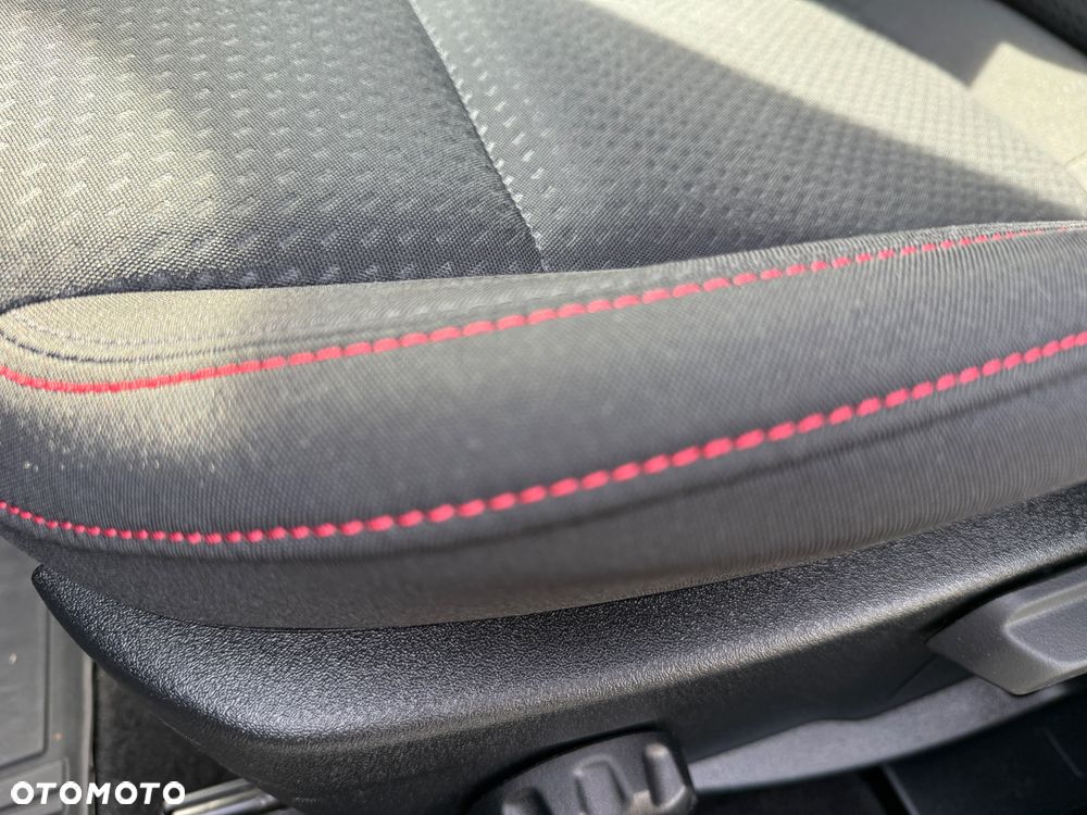 Ford Focus 1.0 EcoBoost ST-Line - 25