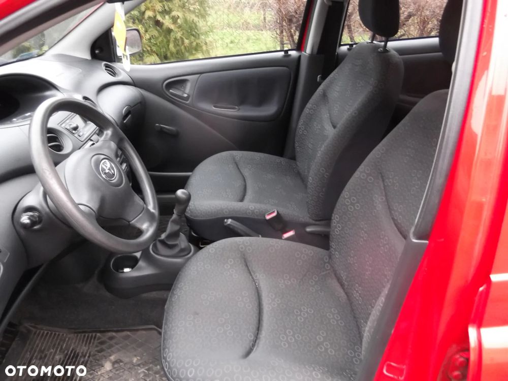 Toyota Yaris - 8