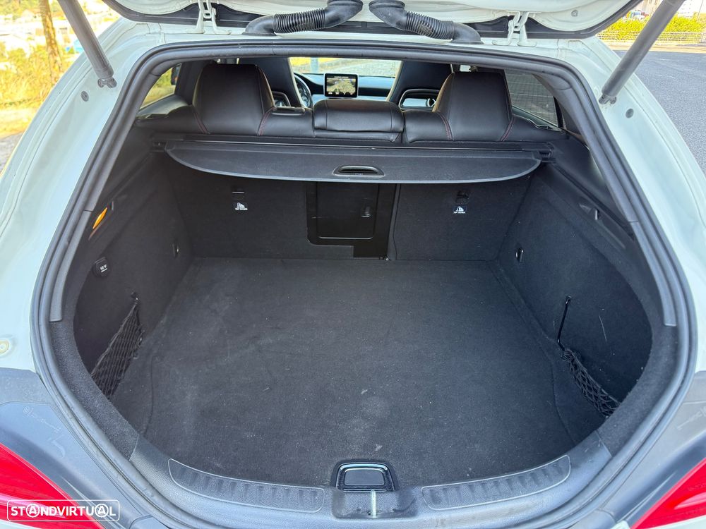 Mercedes-Benz CLA 220 Shooting Brake (CDI) d 4Matic 7G-DCT AMG Line - 35