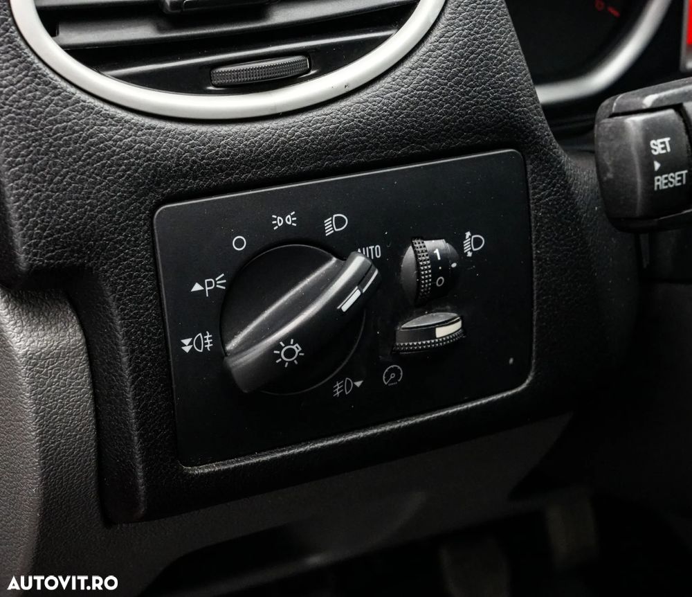 Ford Focus 1.6 TDCI DPF Titanium - 22