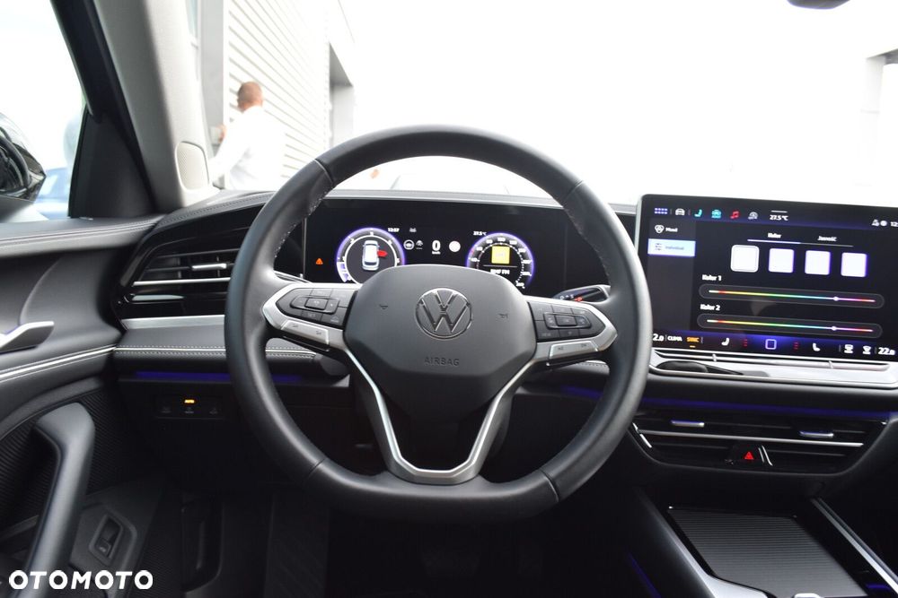 Volkswagen Passat Variant 2.0 TDI SCR Elegance DSG - 13