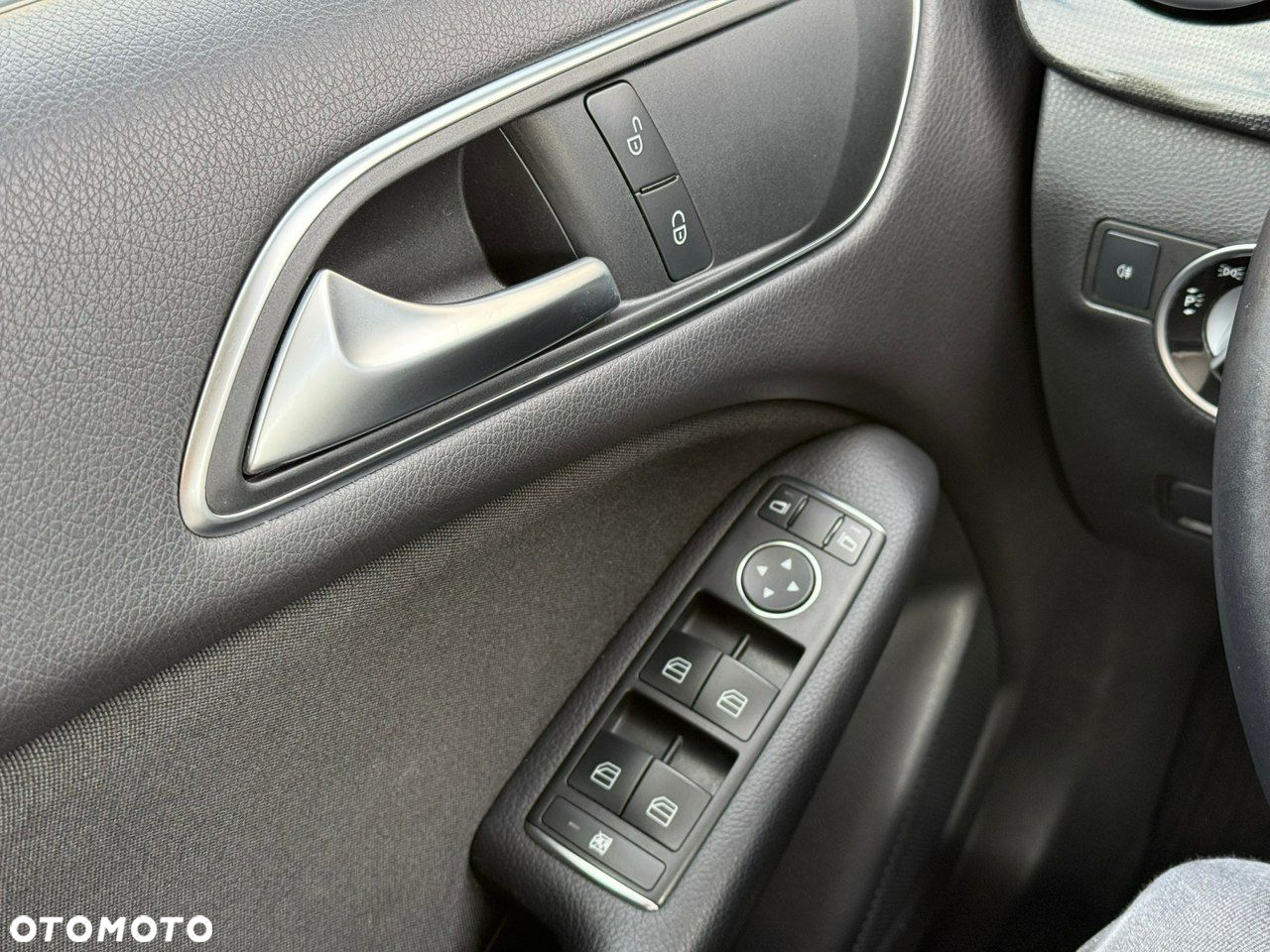 Mercedes-Benz Klasa B 180 BlueEFFICIENCY Edition Style - 21