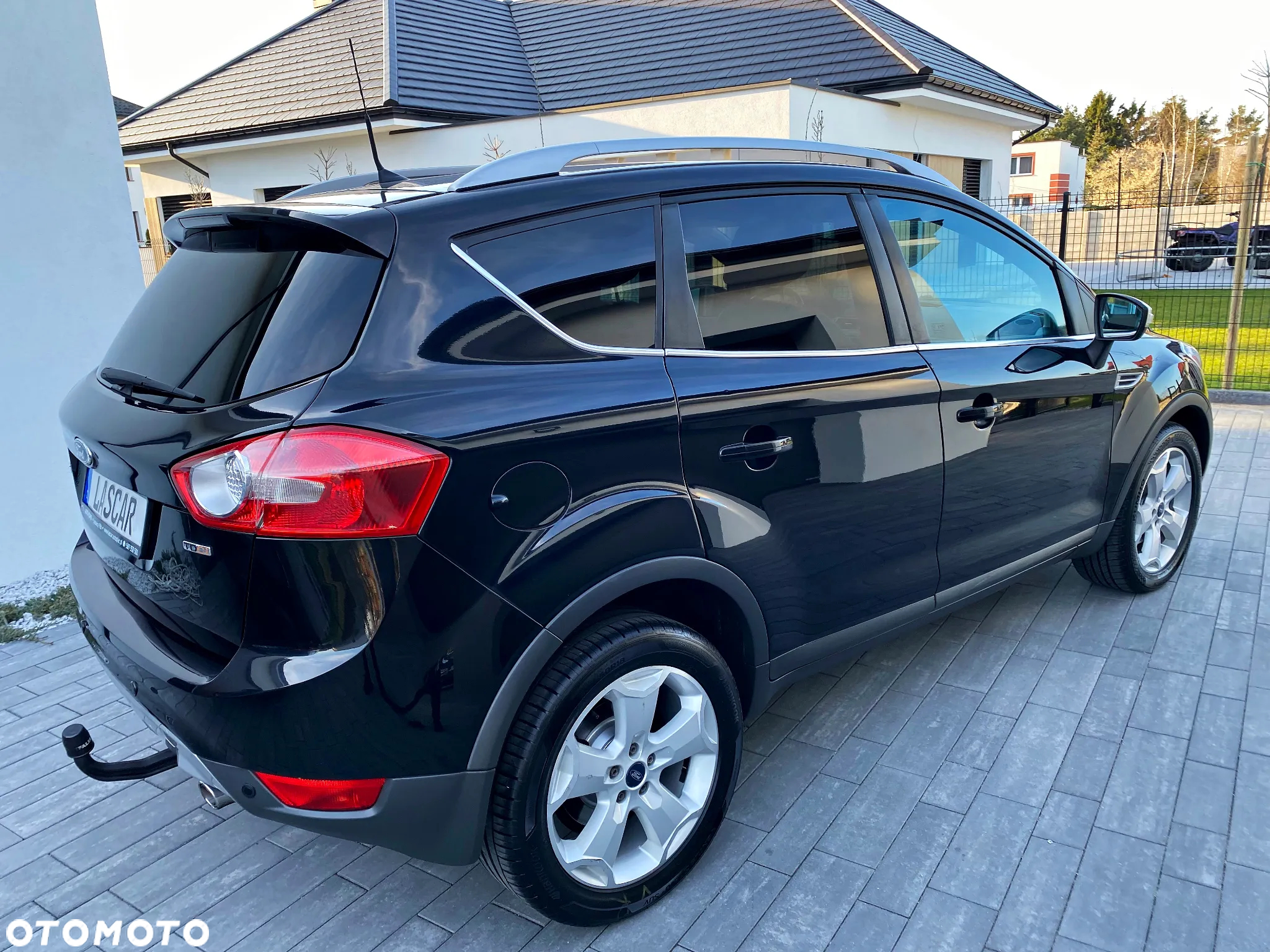 Ford Kuga 2.0 TDCi 2x4 Titanium - 12