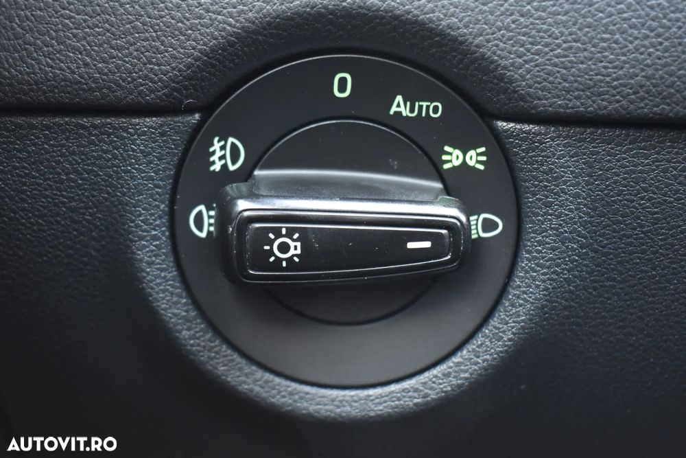 Skoda Octavia 1.6 TDI AMBITION DSG - 20