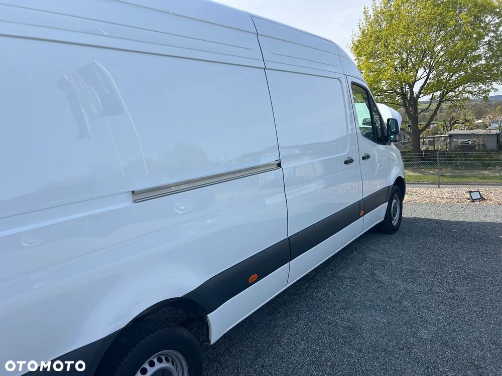 Mercedes-Benz Sprinter - 5