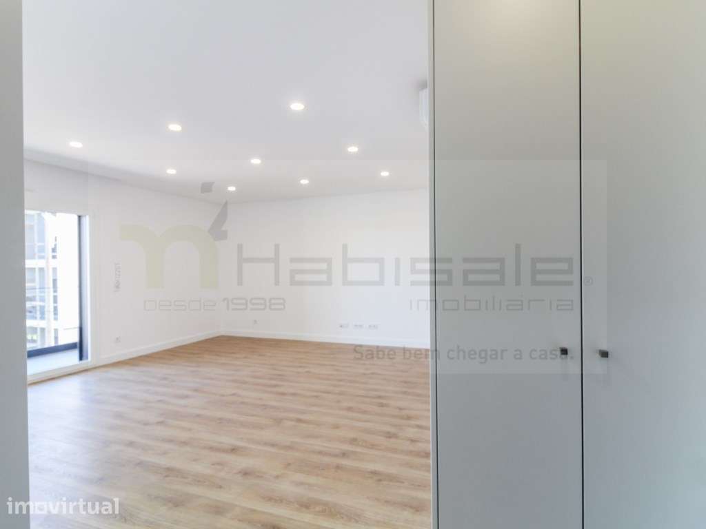 Apartamento T3 com varanda e barbecue | Paradela, Santo António dos... - Grande imagem: 2/23