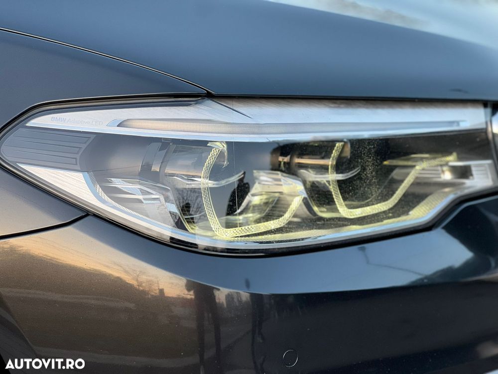 BMW Seria 5 530i Aut. Luxury Line - 27