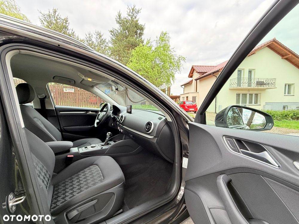 Audi A3 Sportback 1.2 TFSI Attraction S tronic - 25