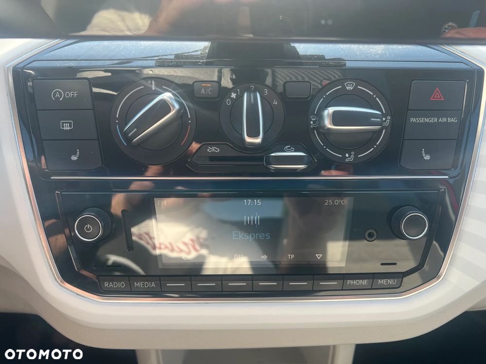 Volkswagen up! TSI beats - 16