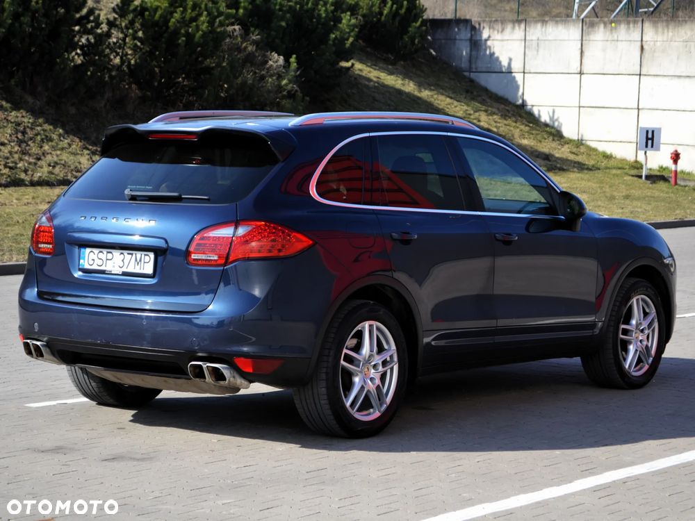 Porsche Cayenne - 2