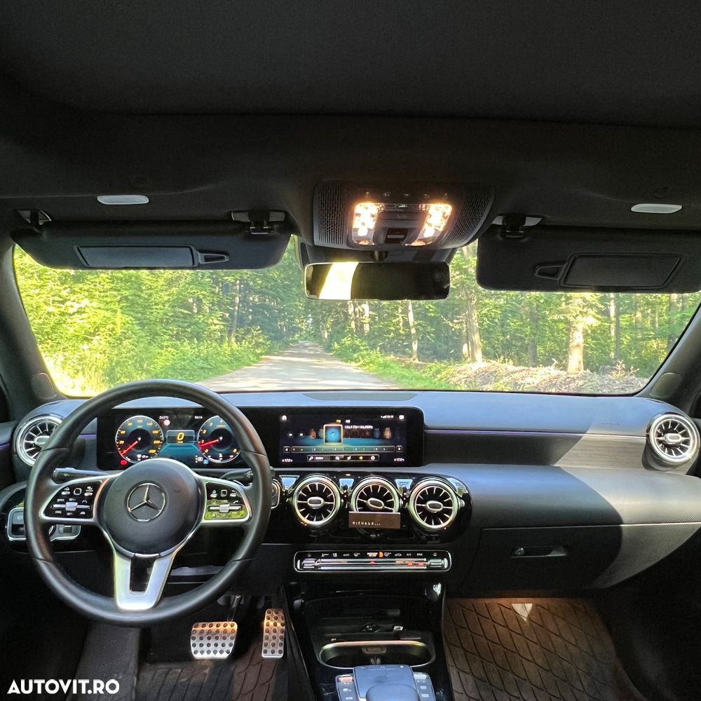 Mercedes-Benz A 220 4Matic 7G-DCT AMG Line - 10