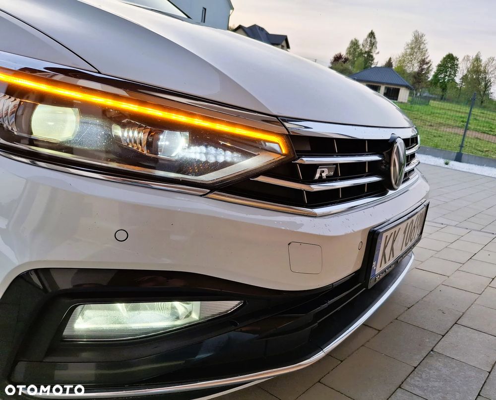 Volkswagen Passat Variant 2.0 TDI SCR DSG 4Motion Elegance - 36