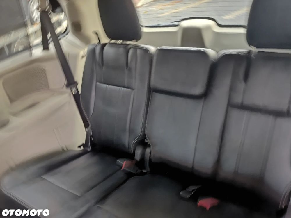 Lancia Voyager 2.8CRD Platinum - 23