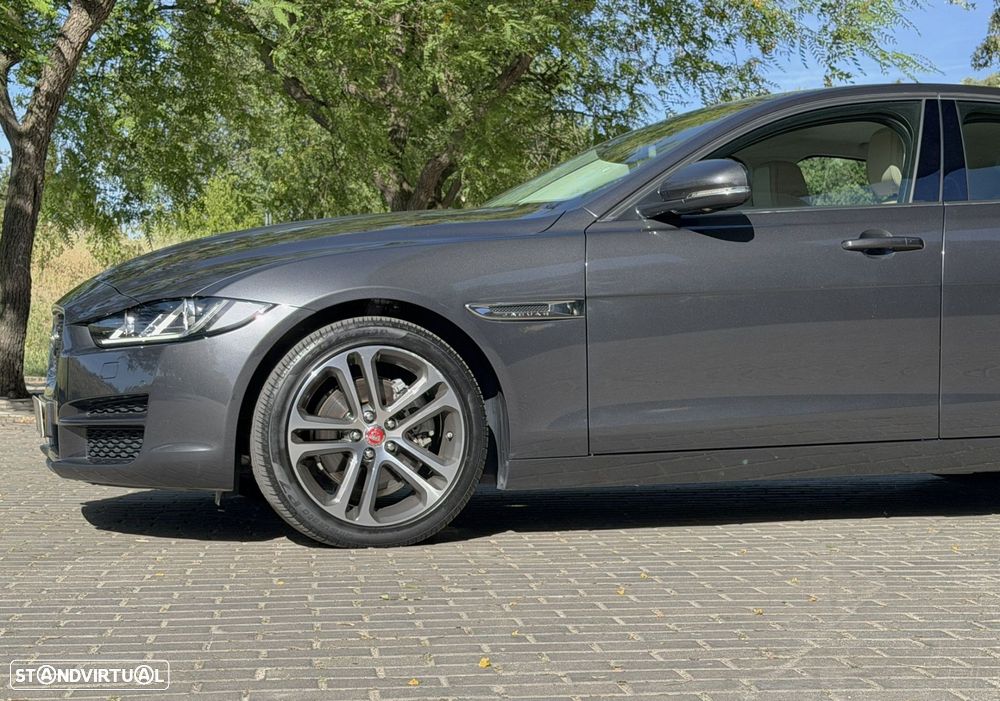 Jaguar XE 2.0 D Prestige Aut. - 12
