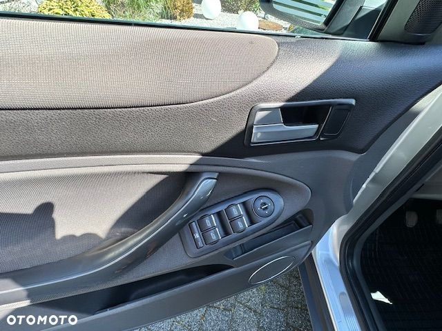 Ford Kuga 2.0 TDCi Titanium - 19
