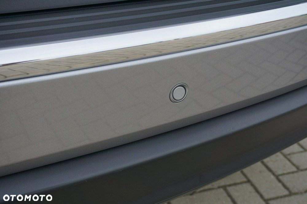 Jeep Grand Cherokee - 34