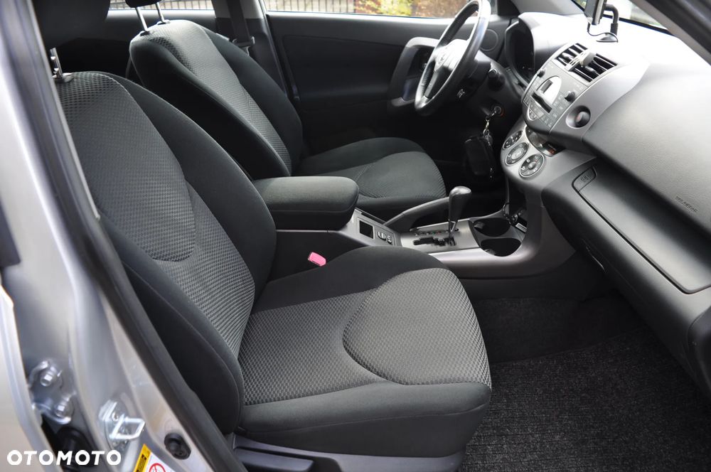 Toyota RAV4 2.0 4x4 Automatik - 22