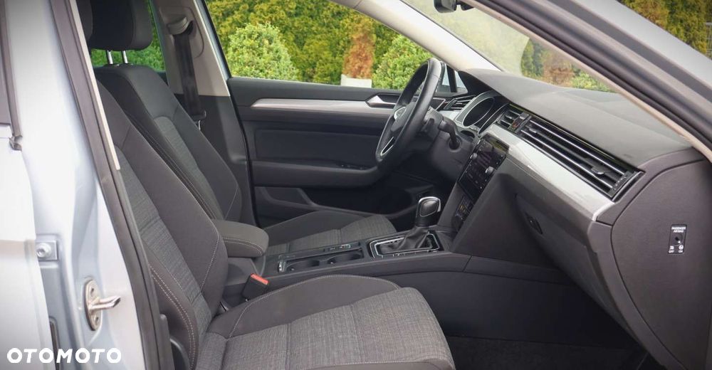 Volkswagen Passat - 19