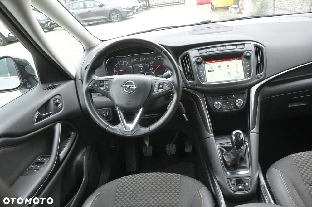 Opel Zafira Tourer 1.4 Turbo Innovation - 14