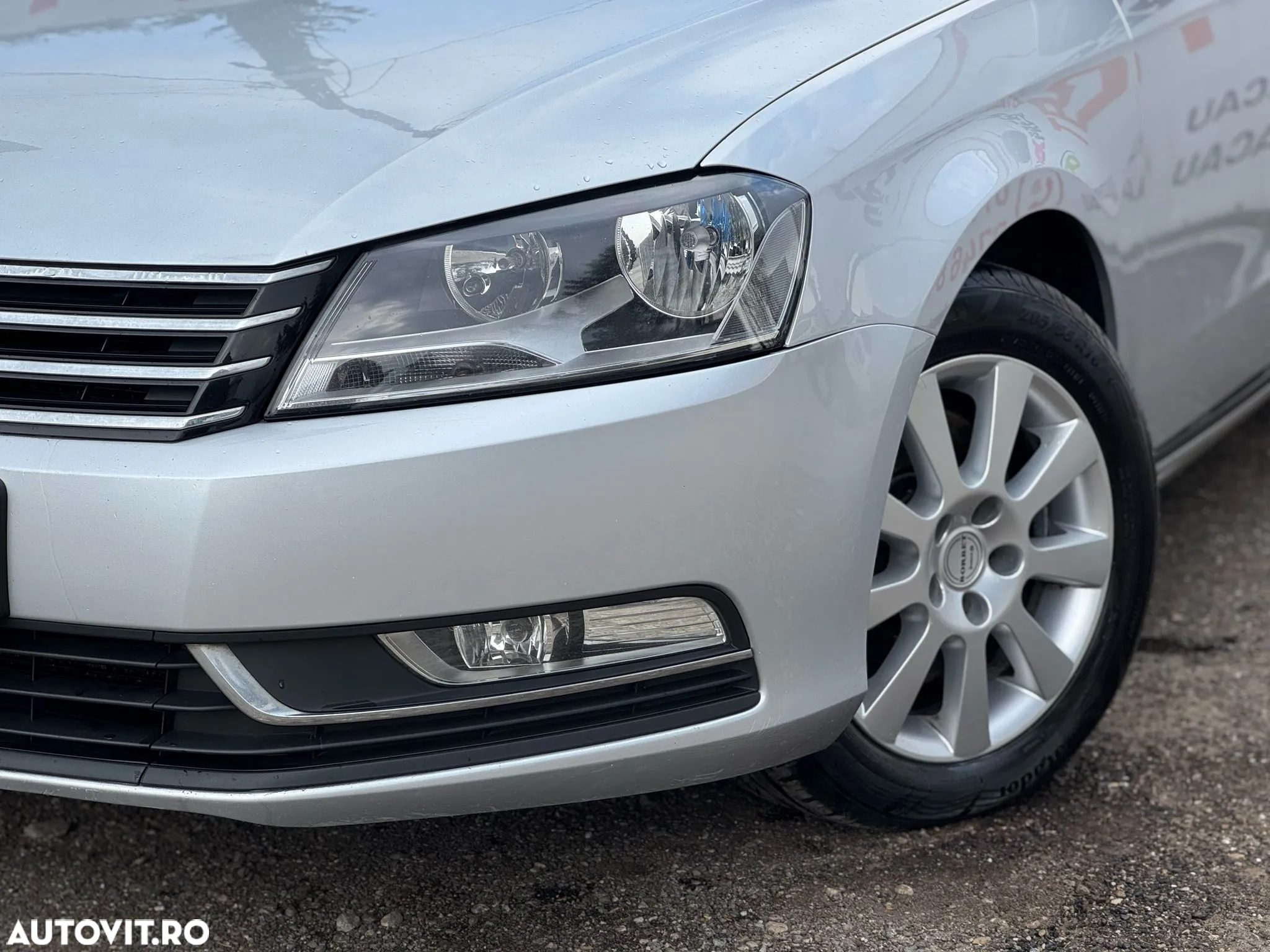 Volkswagen Passat Variant 2.0 TDI Blue TDI Comfortline - 9