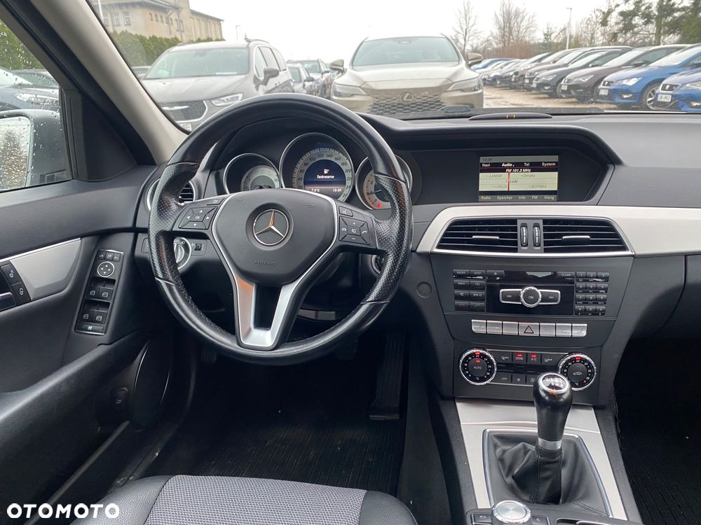 Mercedes-Benz Klasa C 180 (BlueEFFICIENCY) Avantgarde - 28