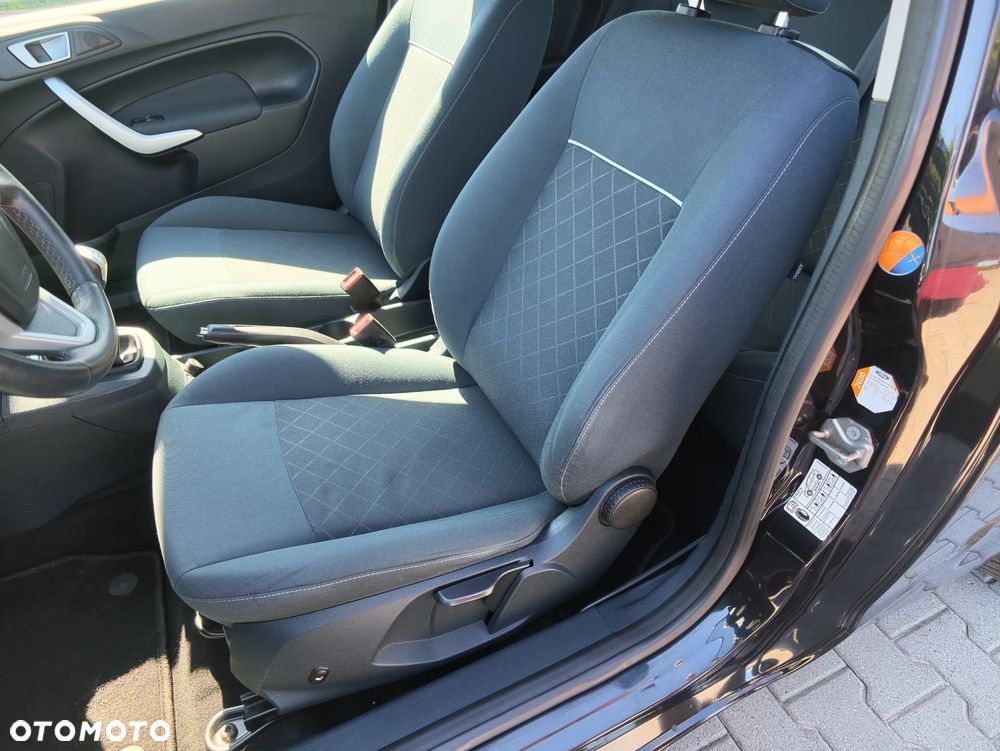 Ford Fiesta 1.25 Champions Edition - 31