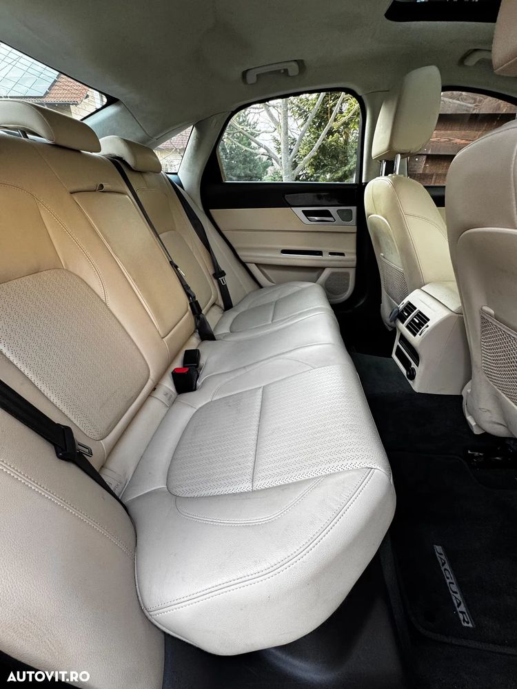 Jaguar XF 20d AWD Prestige - 23