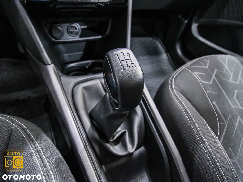 Peugeot 2008 1.2 Pure Tech Allure S&S - 24