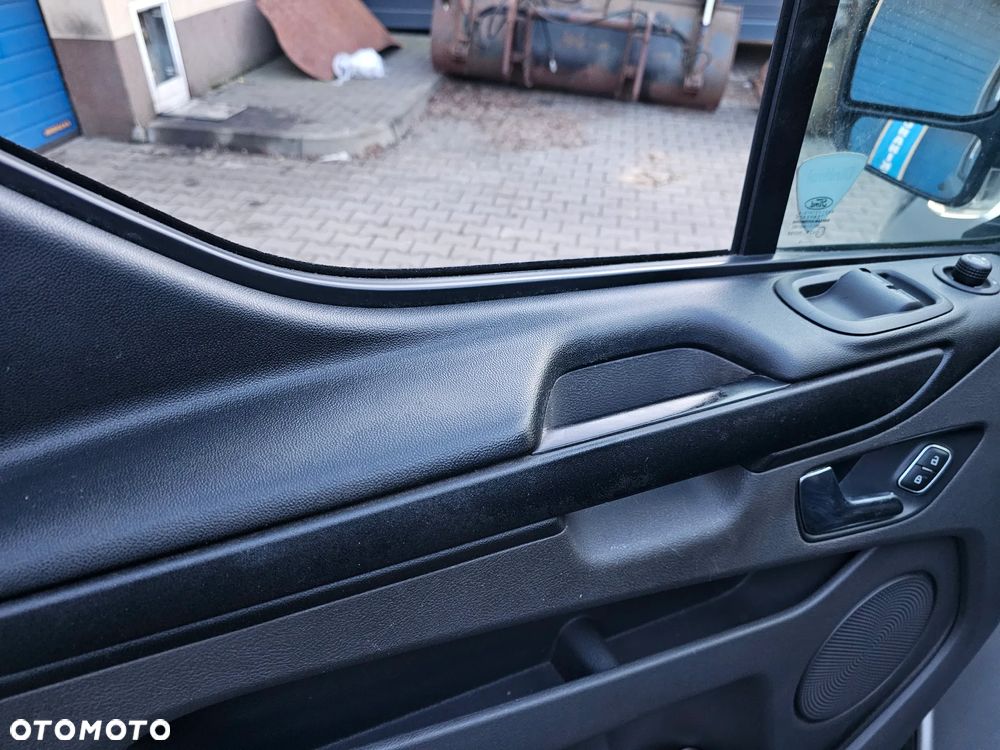 Ford transit custom - 13