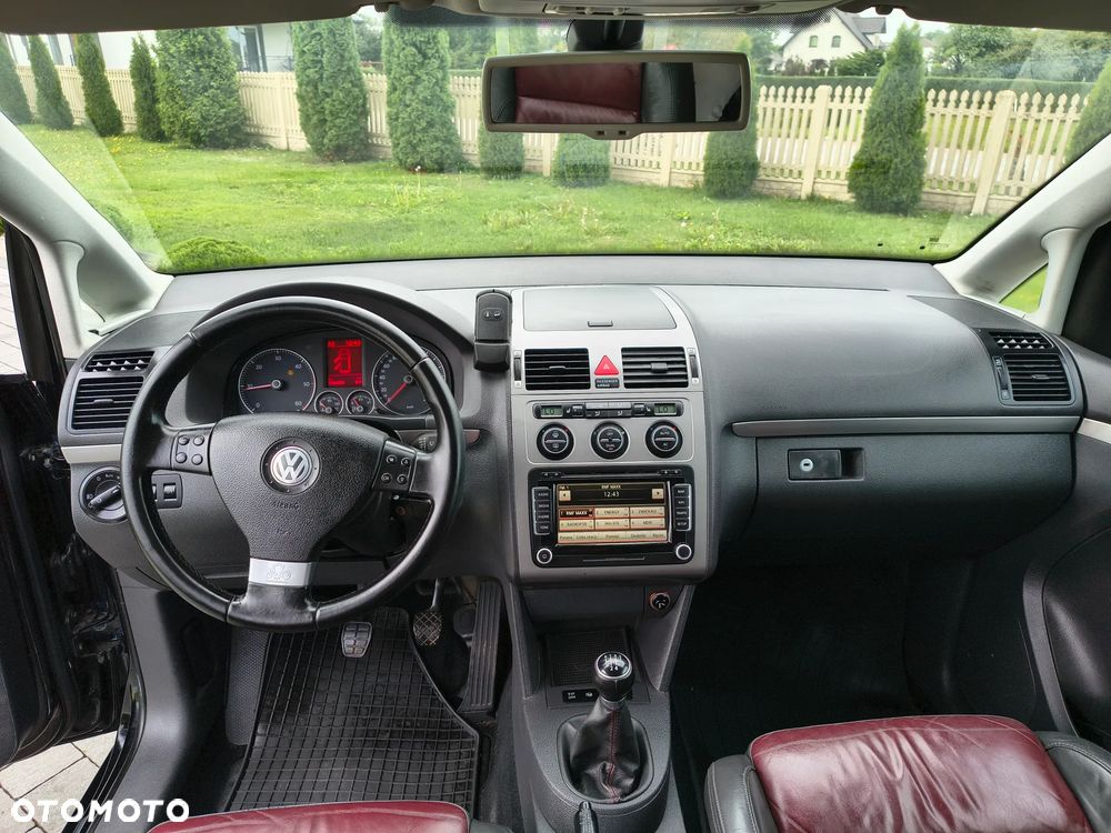 Volkswagen Touran 2.0 TDI Freestyle - 24