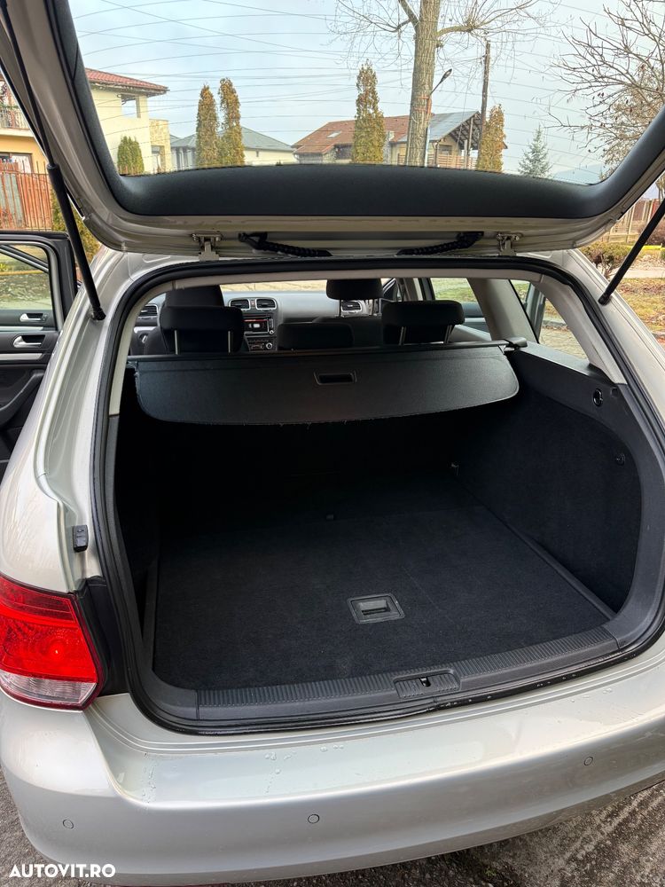 Volkswagen Golf 1.6 TDI DPF Exclusive - 4