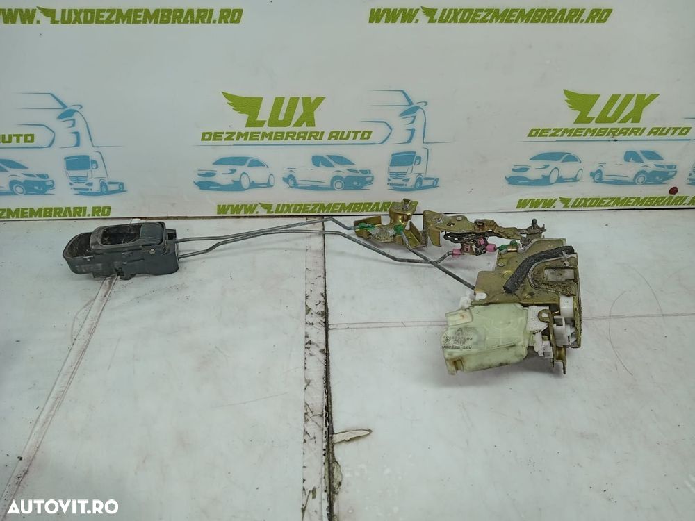 Broasca dreapta spate 805525P003 Nissan Navara D22 (facelift)  [din 2 - 2