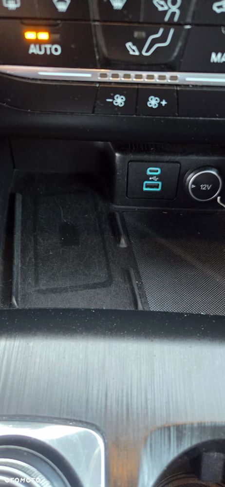 Ford Kuga - 21