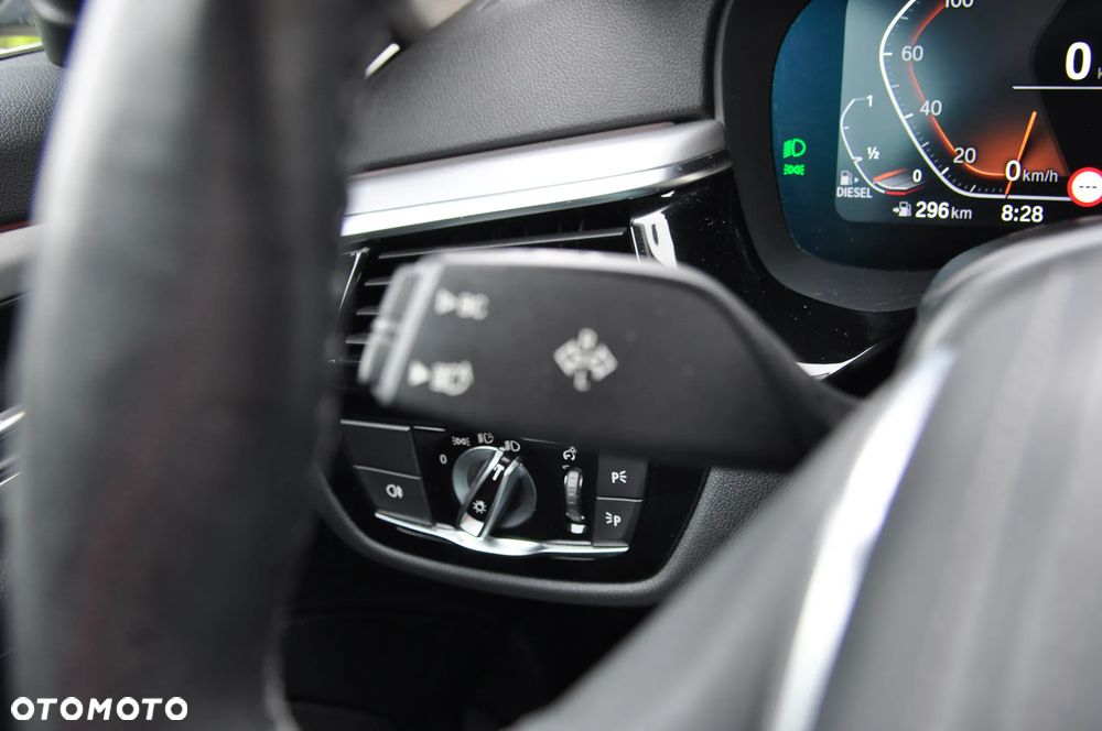 BMW Seria 5 520d xDrive Luxury Line sport - 18