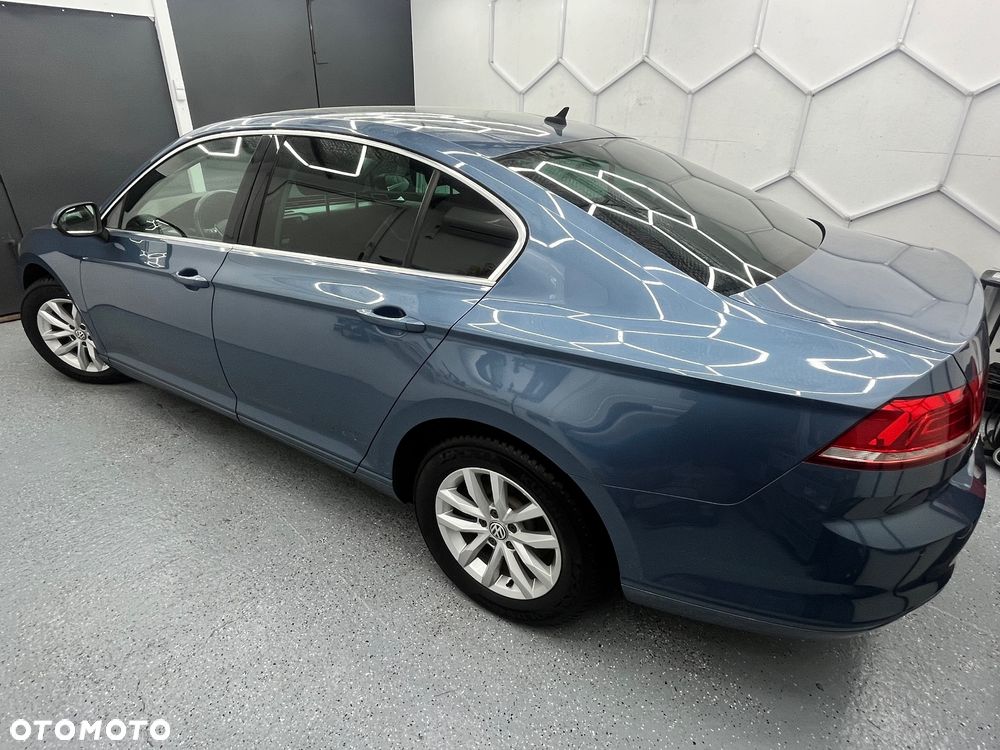Volkswagen Passat - 14