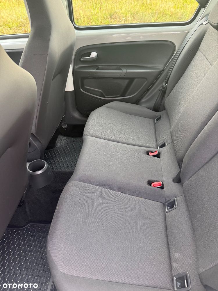 Volkswagen up! (BlueMotion Technology) move - 10