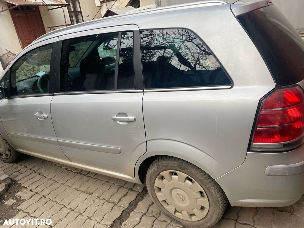 Opel Zafira - 2